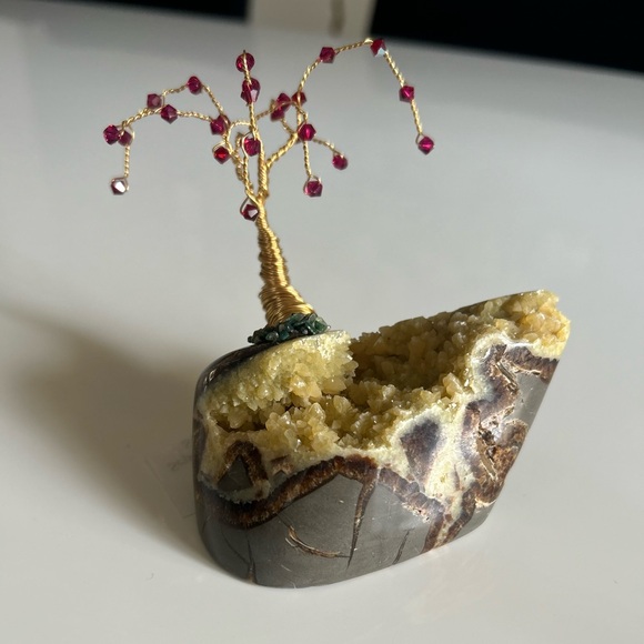 Septarian cluster yellow base with a July willow tree - Picture 2 of 2